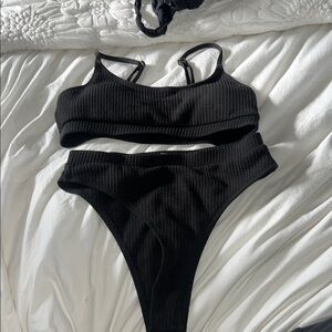 Black bikini set